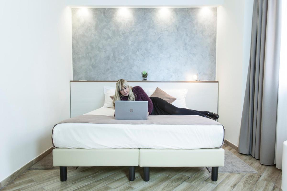 Bhl Boutique Rooms Legnano Luaran gambar