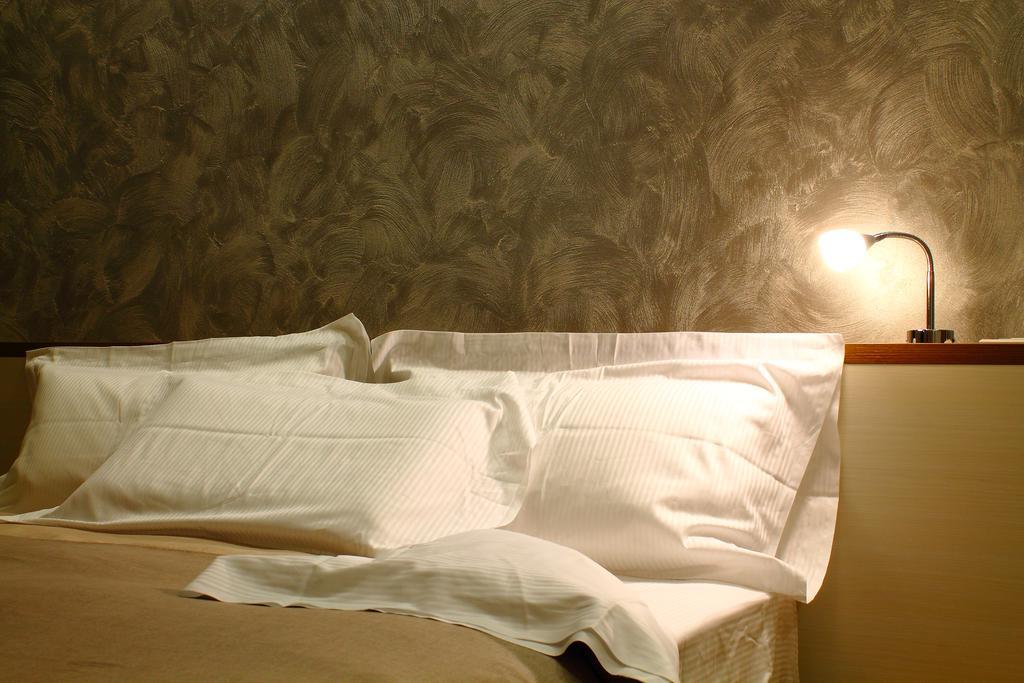 Bhl Boutique Rooms Legnano Luaran gambar