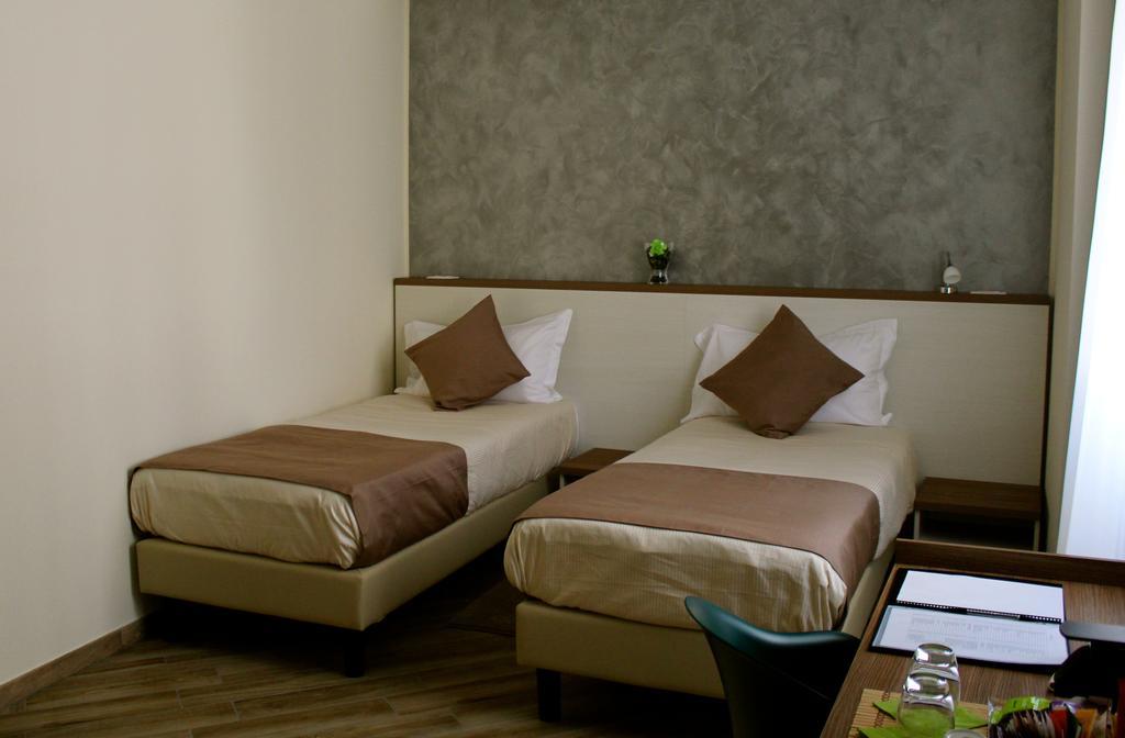 Bhl Boutique Rooms Legnano Bilik gambar