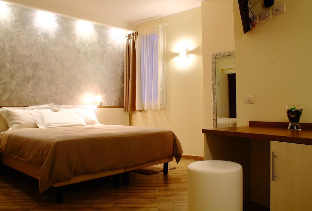 Bhl Boutique Rooms Legnano Bilik gambar