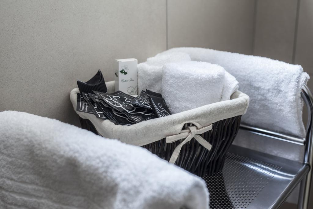 Bhl Boutique Rooms Legnano Luaran gambar